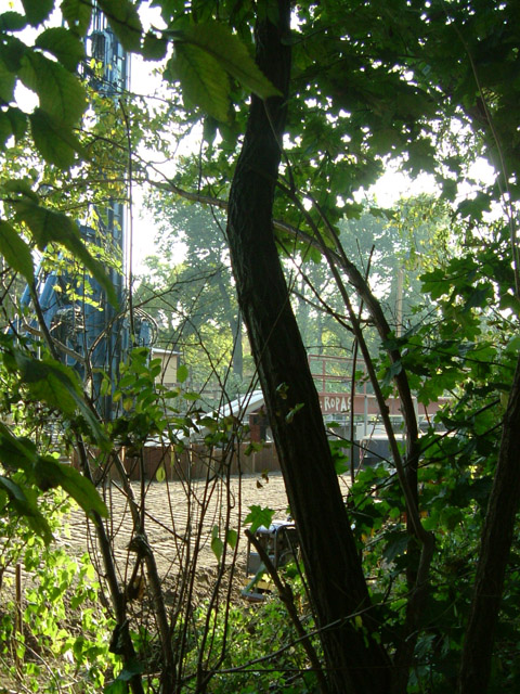 Baustelle Drakestraße, Blick auf den Bahndamm ohne Gleise